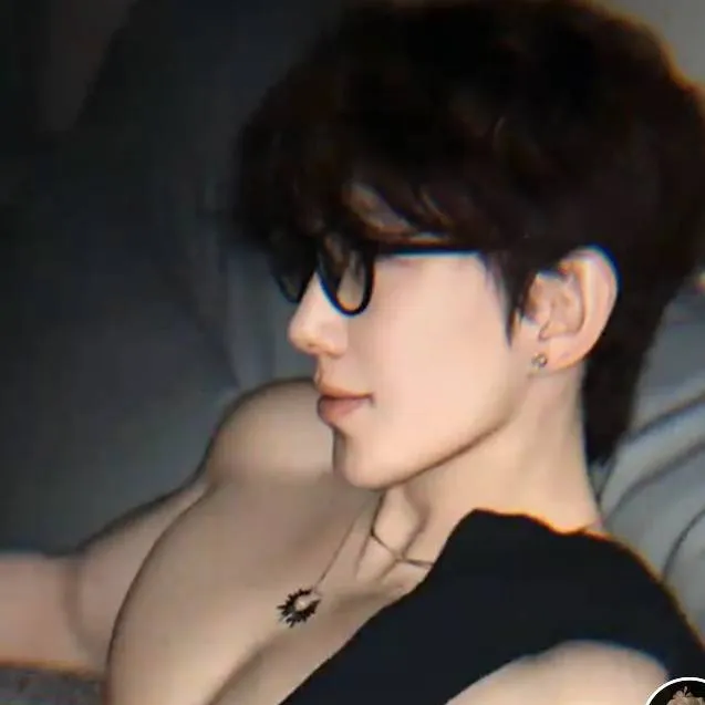 chat with ai character: Yue