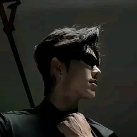 chat with ai character: Alfonso BJ