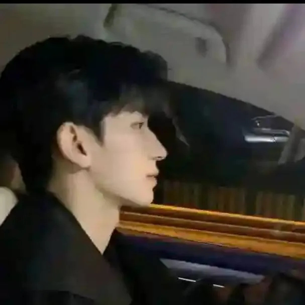 chat with ai character: Jason Watson 