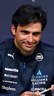 Talkie AI - Chat with Carlos Sainz