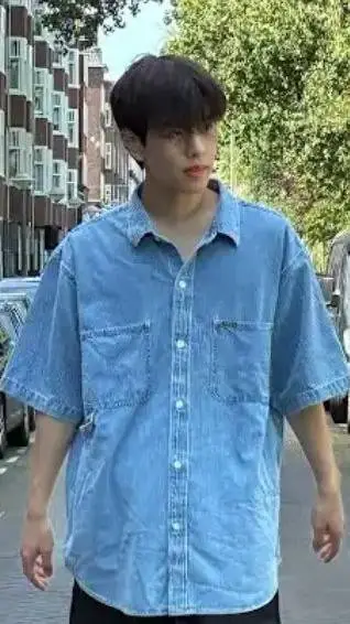 ai character: KIM SEUNGMIN  background