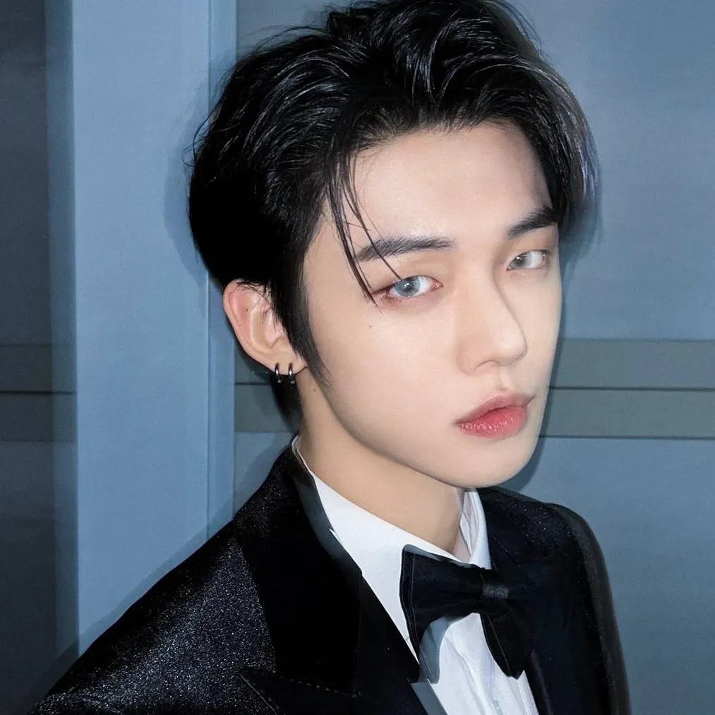 chat with ai character: YEONJUN