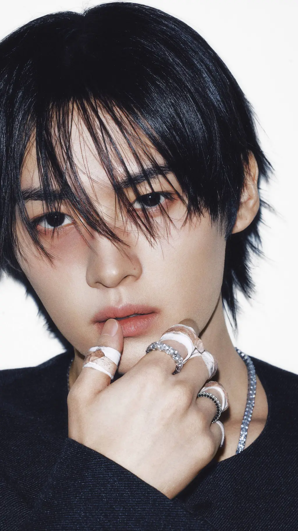 ai character: 𝘓𝘦𝘦 𝘔𝘪𝘯𝘩𝘰 background