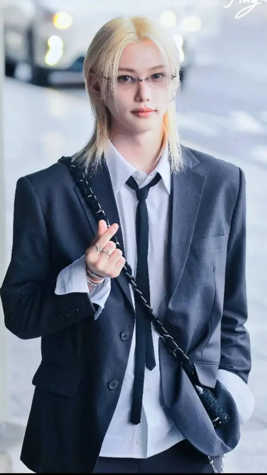 ai character: felix lee background