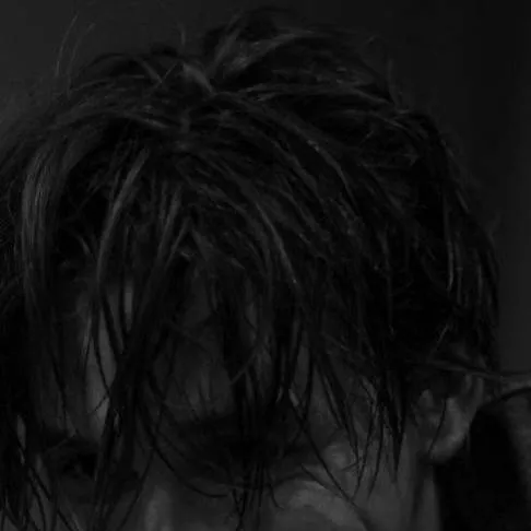 chat with ai character: Elijah Hemsworth 