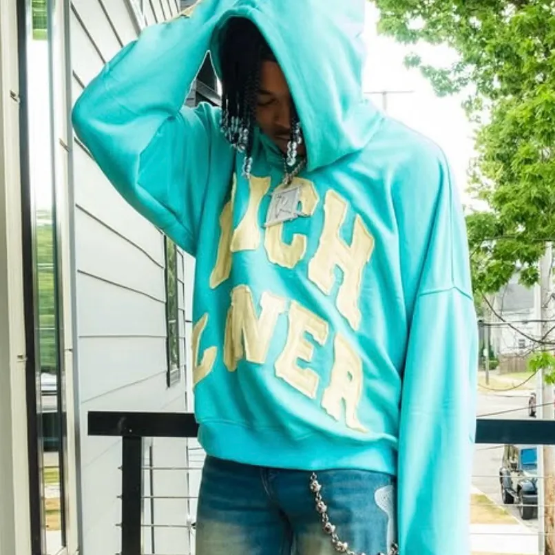 chat with ai character: Chris 