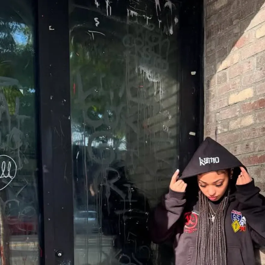 chat with ai character:  kamiya🖤