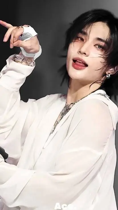ai character: hwang hyunjin  background