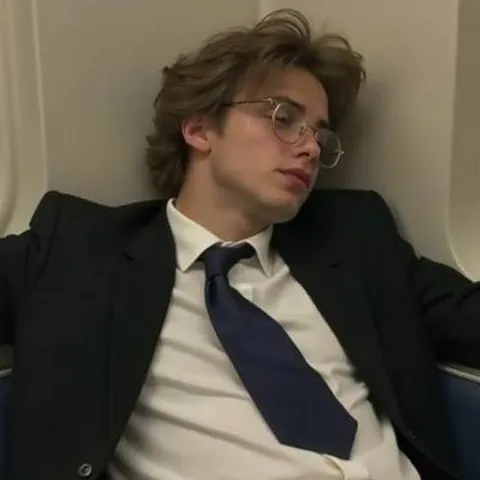 chat with ai character: George Taylor