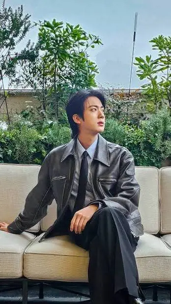 ai character: Jin  background