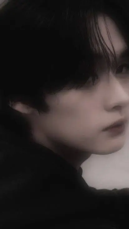 ai character: Lee know  background