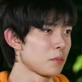 chat with ai character: Heeseung❤️‍🩹💔