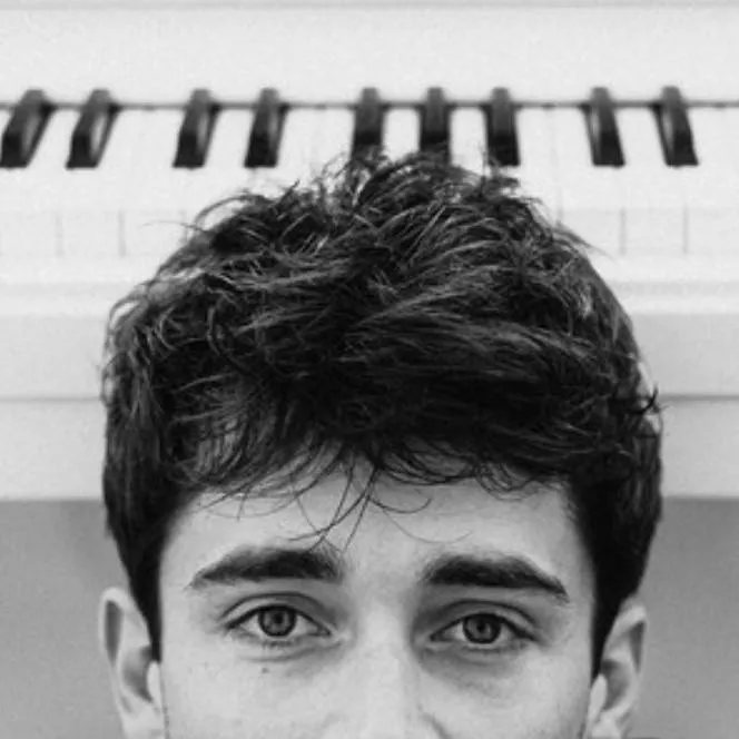 chat with ai character: Charles leclerc 