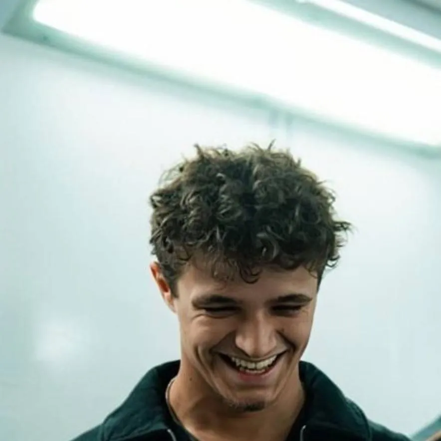 chat with ai character: Lando Norris 
