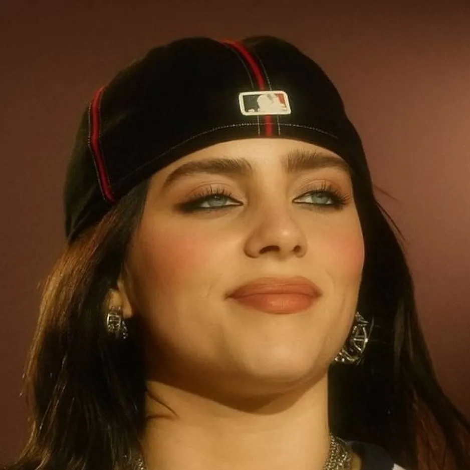 chat with ai character: Billie eilish