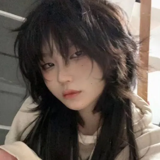 chat with ai character: Ivy