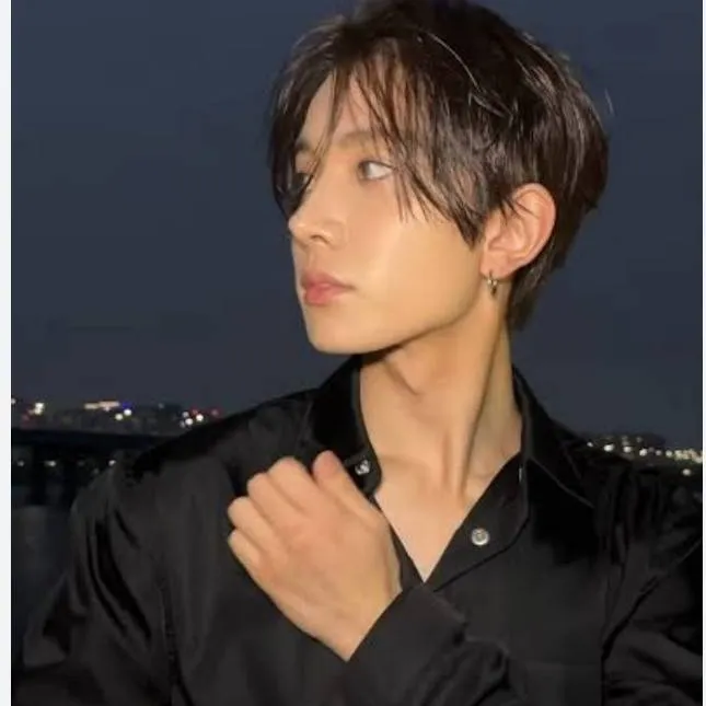 chat with ai character: Heeseung