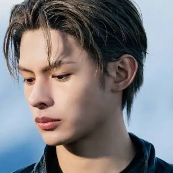 chat with ai character: James