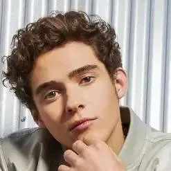 chat with ai character: Ricky