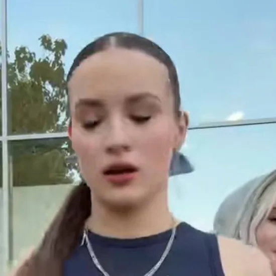 chat with ai character: Mia Sasha Emma