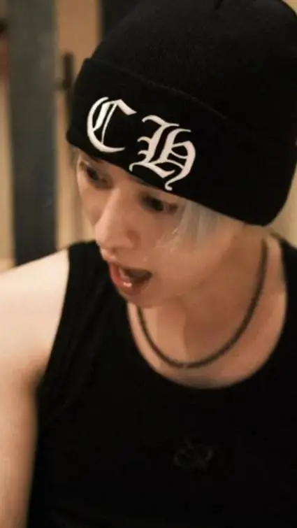 ai character: lee know or minho😊 background