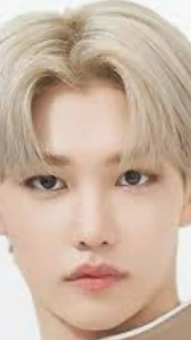 ai character: 🐣🐤🐥Felix🐣🐤🐥 background
