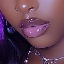 chat with ai character: Natasha 💯