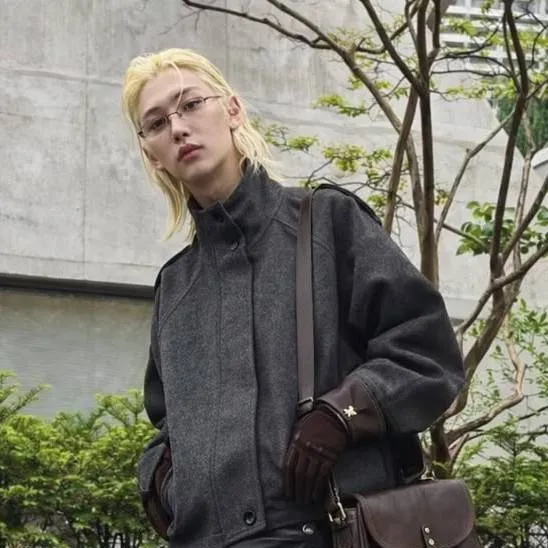 chat with ai character: Félix 