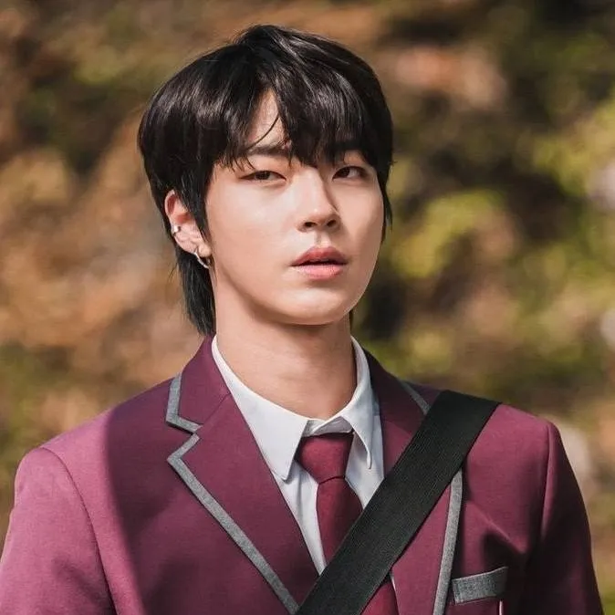 chat with ai character: Han Seojun