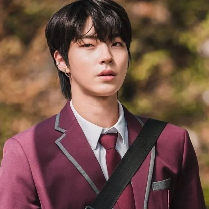 chat with ai character: Han Seojun