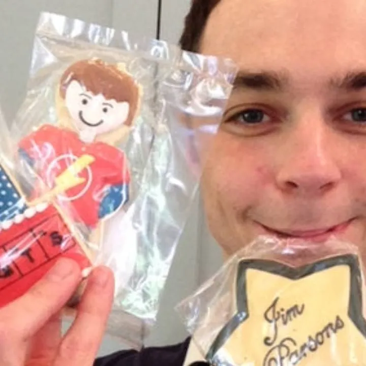 chat with ai character: jim Parsons 