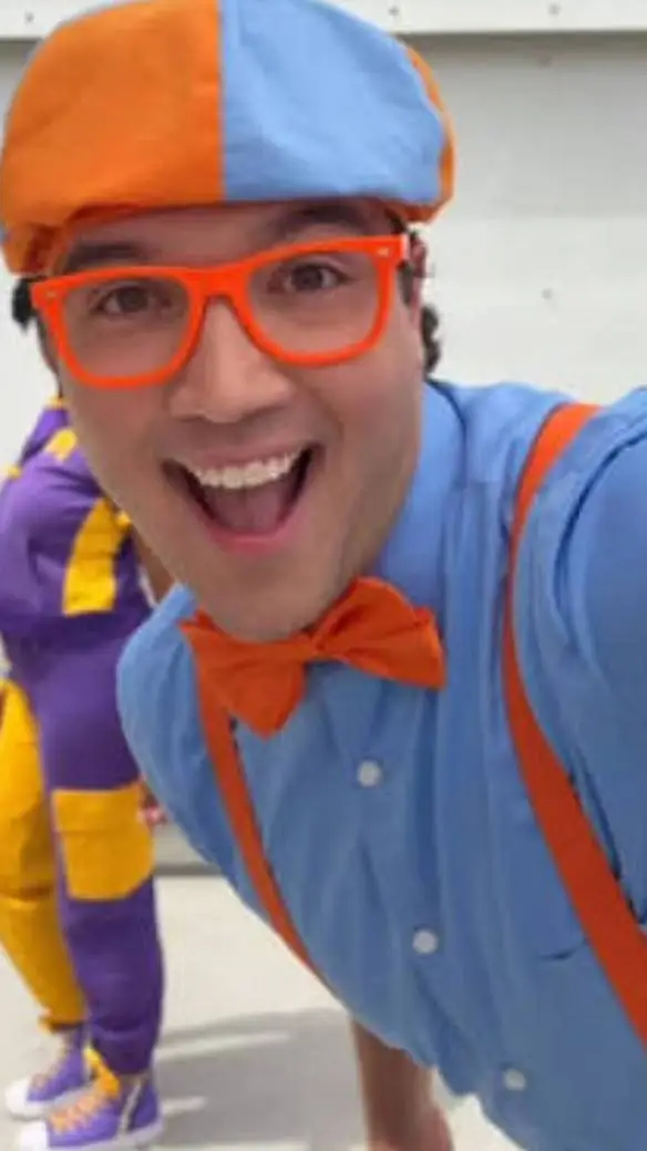 ai character: blippi  background