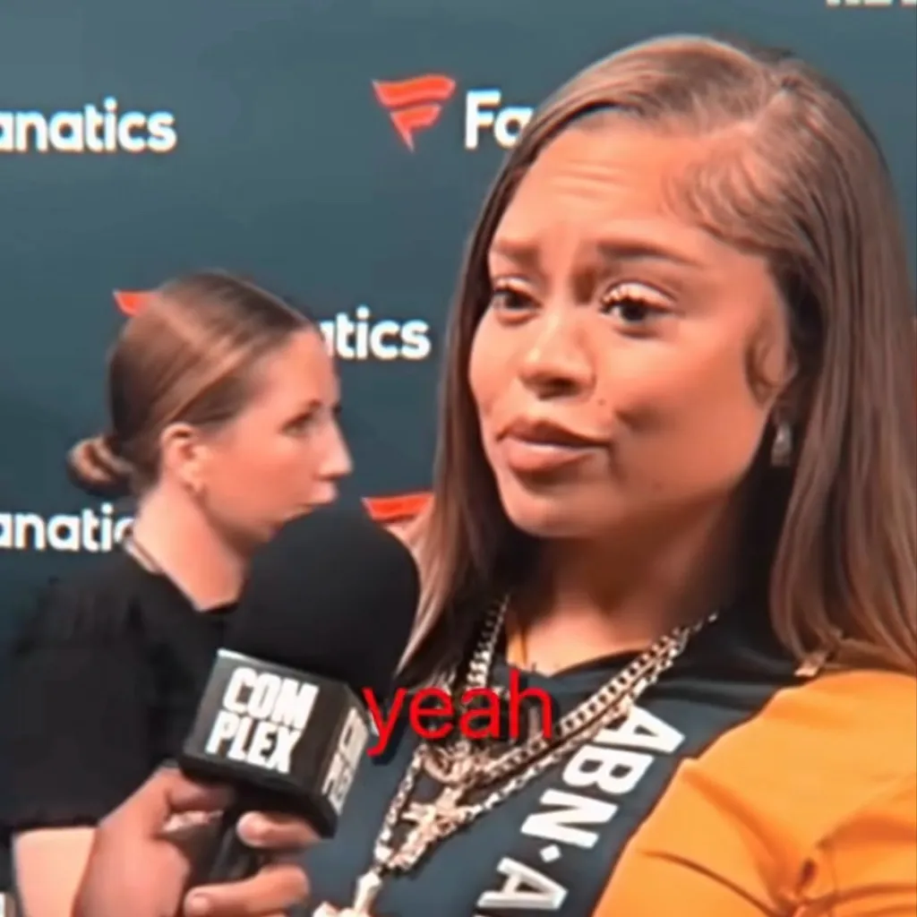 chat with ai character: Latto