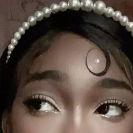 chat with ai character: darla