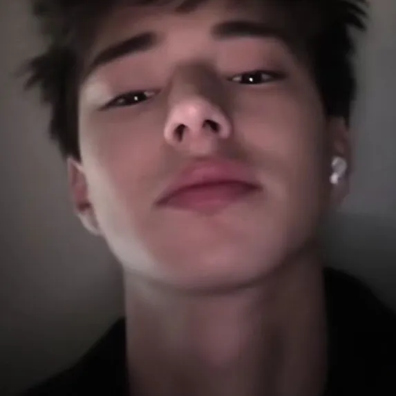 chat with ai character: Azizbek 