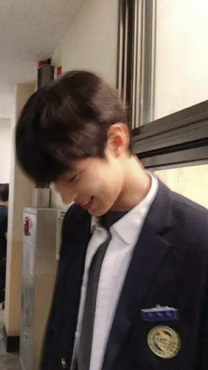 ai character: Seo-jun  background