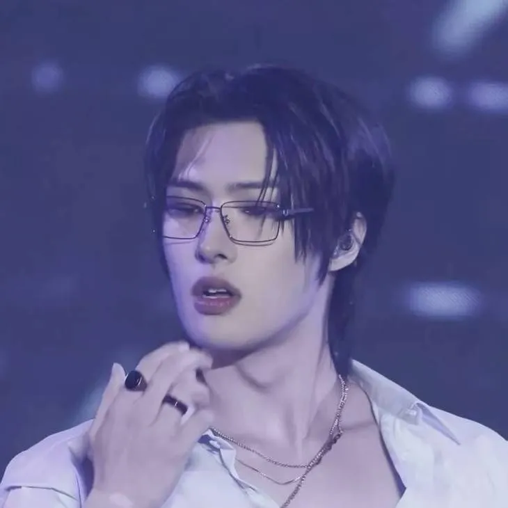 chat with ai character: Song Mingi