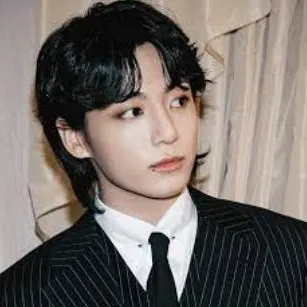 chat with ai character: Jeon Jungkook 