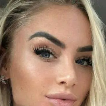 chat with ai character: Anna Maria sub