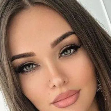 chat with ai character: Hanna 