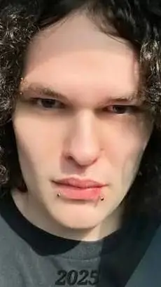 ai character: jame sapphire  background