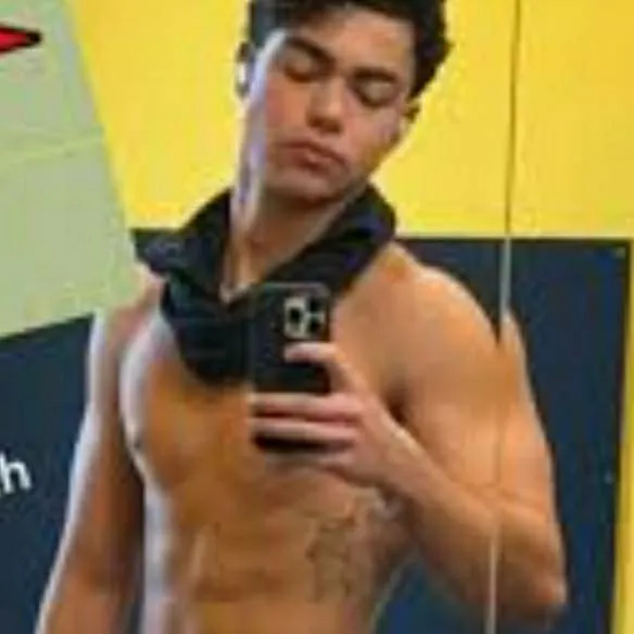 chat with ai character: malachi 