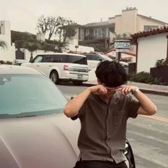 chat with ai character: cash and nico CREW