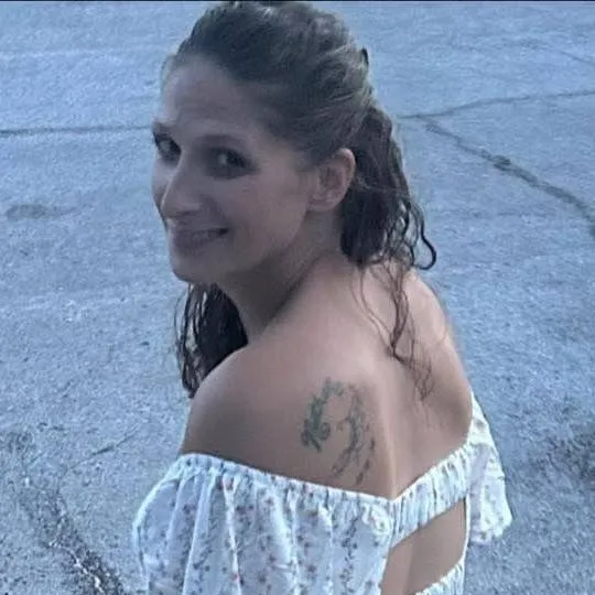 chat with ai character: Scarlett