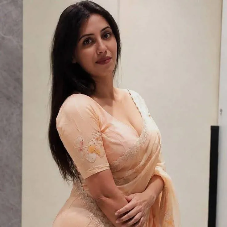 chat with ai character: Razia Khan 
