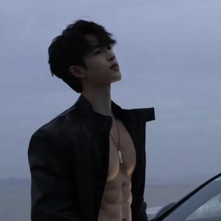 chat with ai character: ~Alex~