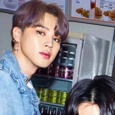 chat with ai character: Jimin y Jungkook
