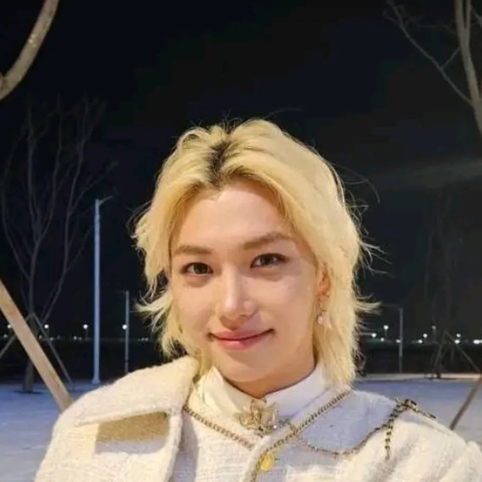 chat with ai character: Japan love seat❤️🩷