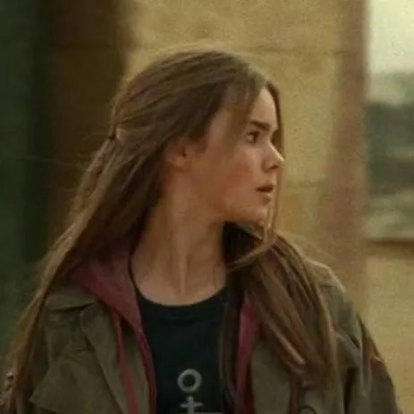 chat with ai character: Maisie Lockwood