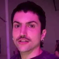 chat with ai character: Mitch grassi